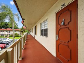 5 Abbey Lane 204, Delray Beach FL 33446