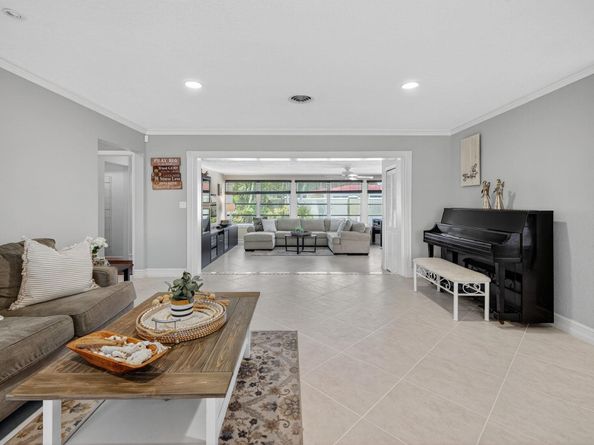 5730 NE 21st Rd, Fort Lauderdale FL 33308