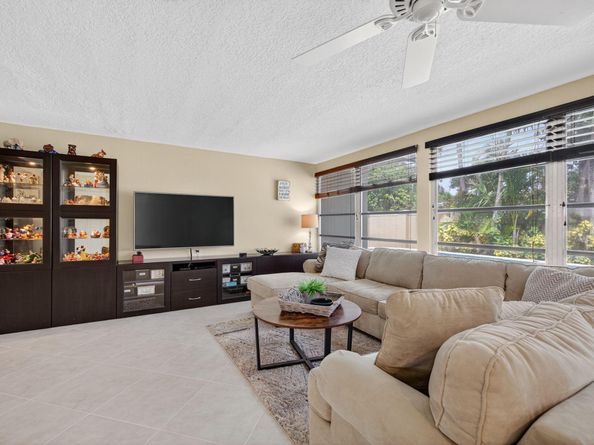 5730 NE 21st Rd, Fort Lauderdale FL 33308