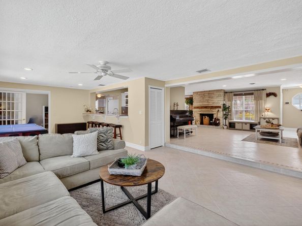 5730 NE 21st Rd, Fort Lauderdale FL 33308