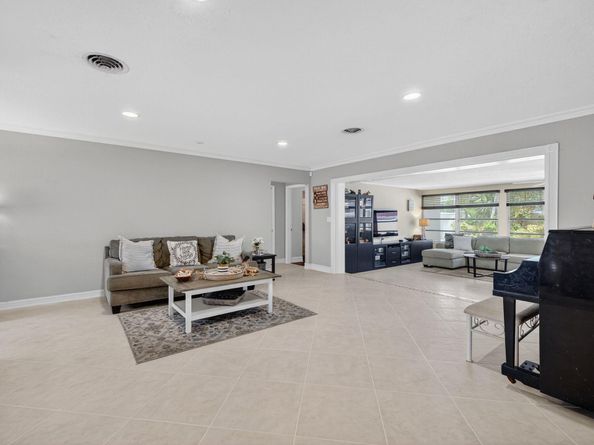 5730 NE 21st Rd, Fort Lauderdale FL 33308