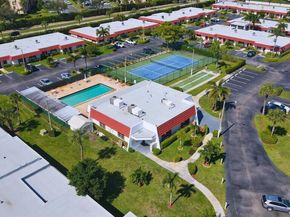 5800 W Fernley Dr Drive W 40, Greenacres FL 33415