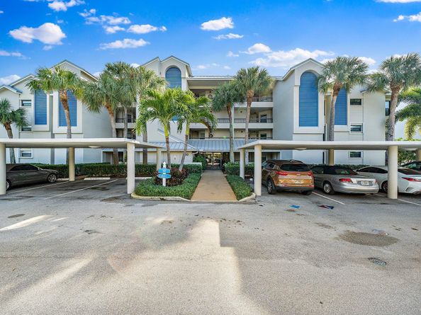 243 Bay Colony Drive N, Juno Beach FL 33408