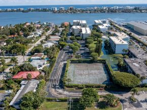 890 N Federal Highway 103, Lantana FL 33462