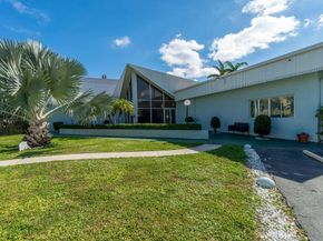 890 N Federal Highway 103, Lantana FL 33462