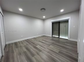 3826 SW 107th Avenue 22, Miami FL 33165