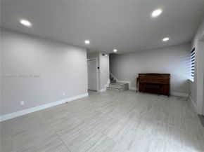 3826 SW 107th Avenue 22, Miami FL 33165