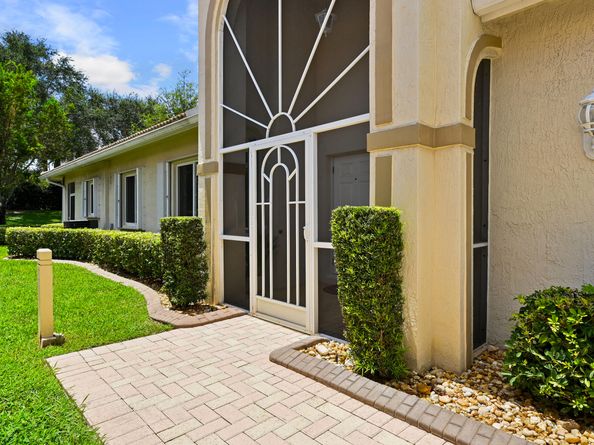 9142 Bay Point Circle, West Palm Beach FL 33411