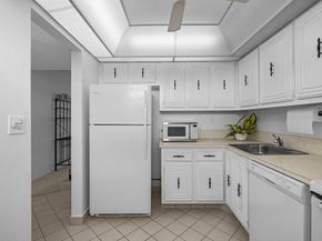 7080 Environ Boulevard 423, Lauderhill FL 33319
