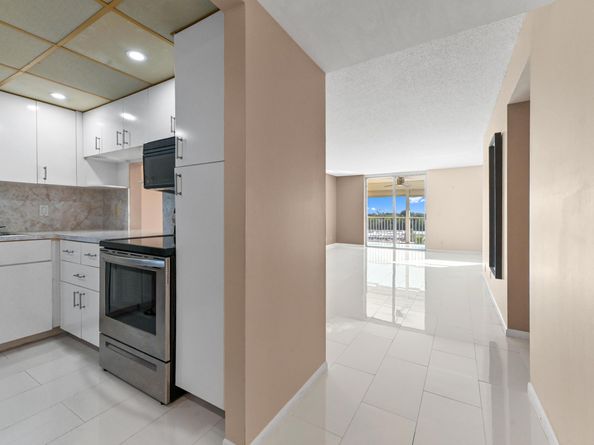 5700 NW 2nd Avenue 503, Boca Raton FL 33487
