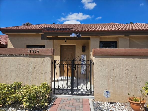 17914 NW 66th Ct Circle, Hialeah FL 33015