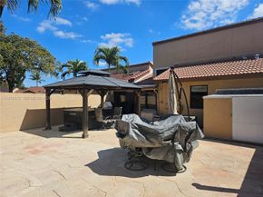 17914 NW 66th Ct Circle, Hialeah FL 33015