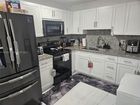 17914 NW 66th Ct Circle, Hialeah FL 33015
