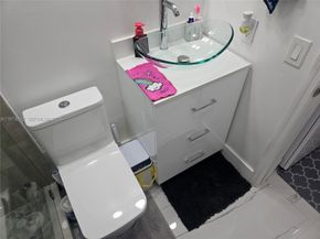 17914 NW 66th Ct Circle, Hialeah FL 33015