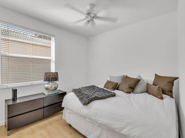 12040 NW 49th Dr, Coral Springs FL 33076