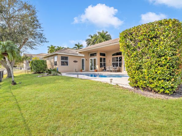 12040 NW 49th Dr, Coral Springs FL 33076