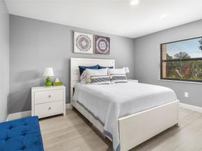 9286 Vista Del Lago E, Boca Raton FL 33428