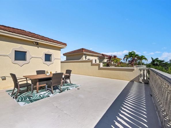 2254 SE 7th Street, Pompano Beach FL 33062