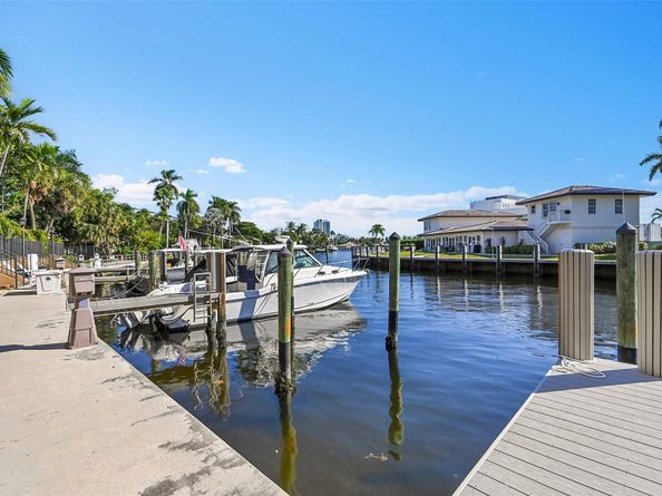 2254 SE 7th Street, Pompano Beach FL 33062