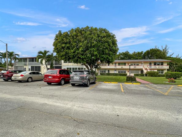 47 Camden B, West Palm Beach FL 33417