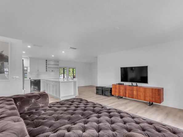 1 Beverly Road W, Jupiter FL 33469