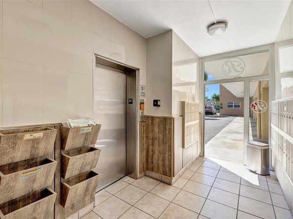 2081 S Ocean Dr 208, Hallandale Beach FL 33009