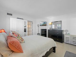 2081 S Ocean Dr 208, Hallandale Beach FL 33009