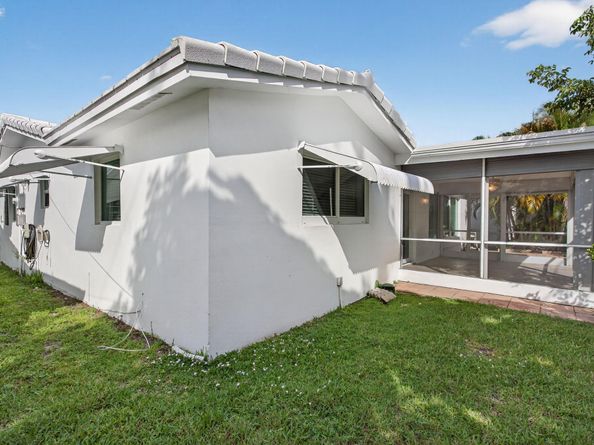 2930 NW 1st Ave, Pompano Beach FL 33064