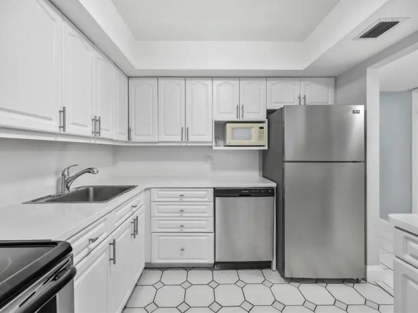 6100 S Falls Circle Dr 204, Lauderhill FL 33319