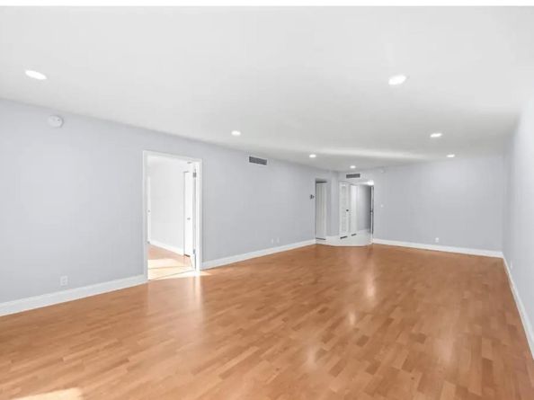 6100 S Falls Circle Dr 204, Lauderhill FL 33319