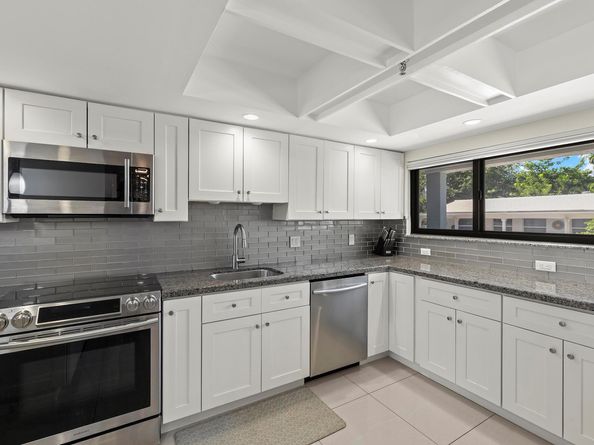 665 SE 21st Avenue 104, Deerfield Beach FL 33441