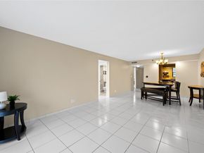 3300 W Rolling Hills Cir 610, Davie FL 33328