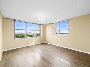 3300 W Rolling Hills Cir 610, Davie FL 33328