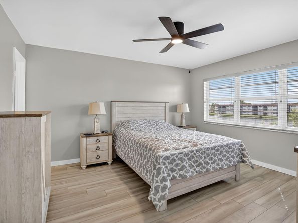 9500 N Hollybrook Lake Drive 308, Pembroke Pines FL 33025