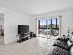 9500 N Hollybrook Lake Drive 308, Pembroke Pines FL 33025