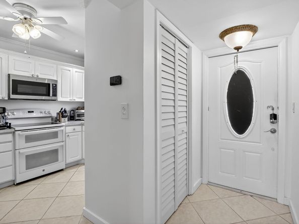 9500 N Hollybrook Lake Drive 308, Pembroke Pines FL 33025