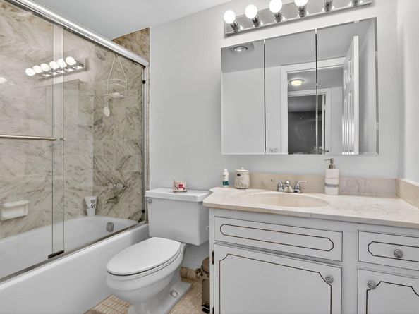 9500 N Hollybrook Lake Drive 308, Pembroke Pines FL 33025