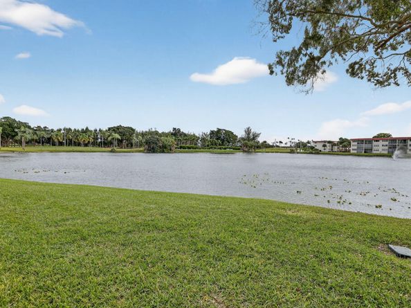 9500 N Hollybrook Lake Drive 308, Pembroke Pines FL 33025