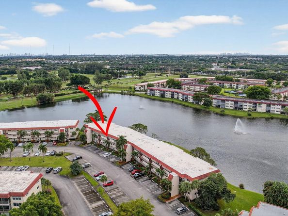 9500 N Hollybrook Lake Drive 308, Pembroke Pines FL 33025
