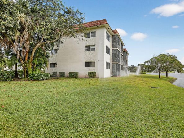 9500 N Hollybrook Lake Drive 308, Pembroke Pines FL 33025