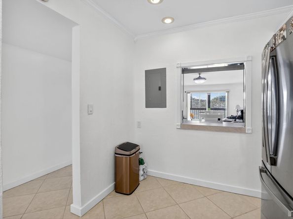 9500 N Hollybrook Lake Drive 308, Pembroke Pines FL 33025