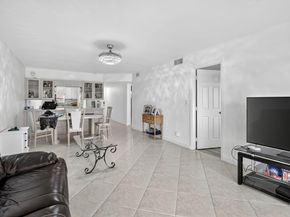 9500 N Hollybrook Lake Drive 308, Pembroke Pines FL 33025
