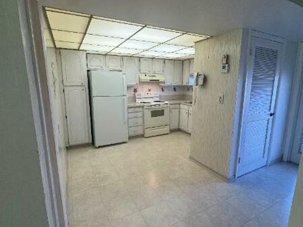 9420 S Hollybrook Lake Drive 105, Pembroke Pines FL 33025