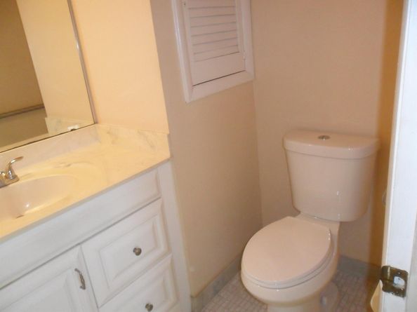 9420 S Hollybrook Lake Drive 105, Pembroke Pines FL 33025