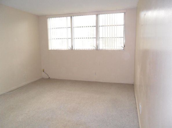 9420 S Hollybrook Lake Drive 105, Pembroke Pines FL 33025