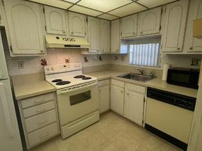 9420 S Hollybrook Lake Drive 105, Pembroke Pines FL 33025