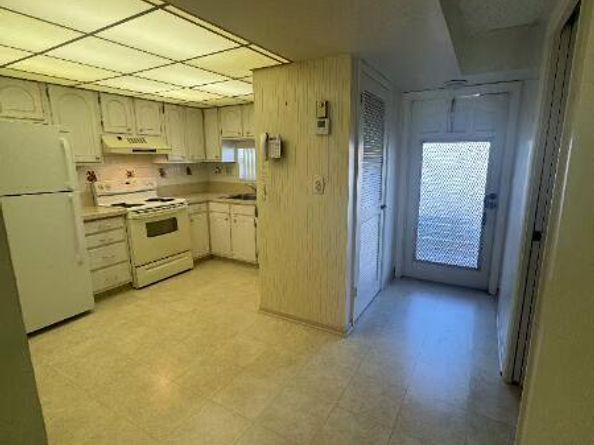 9420 S Hollybrook Lake Drive 105, Pembroke Pines FL 33025