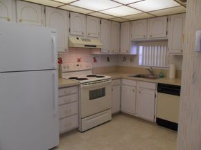 9420 S Hollybrook Lake Drive 105, Pembroke Pines FL 33025