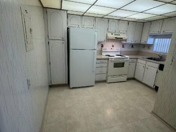 9420 S Hollybrook Lake Drive 105, Pembroke Pines FL 33025