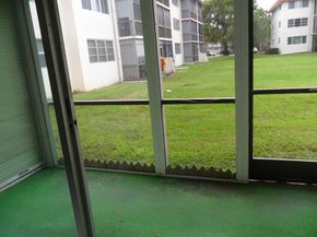 9420 S Hollybrook Lake Drive 105, Pembroke Pines FL 33025